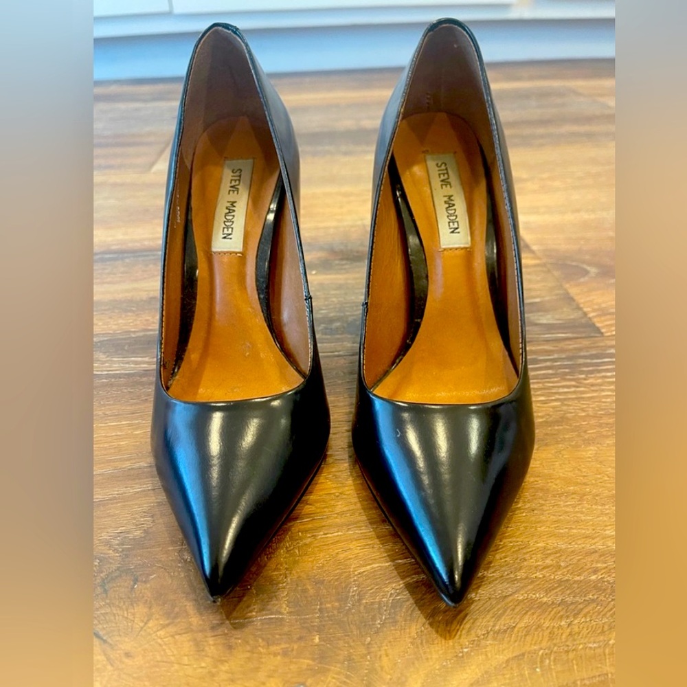 Steve Madden Black Heels – Size 7 – 4.25” Heel – Great Condition